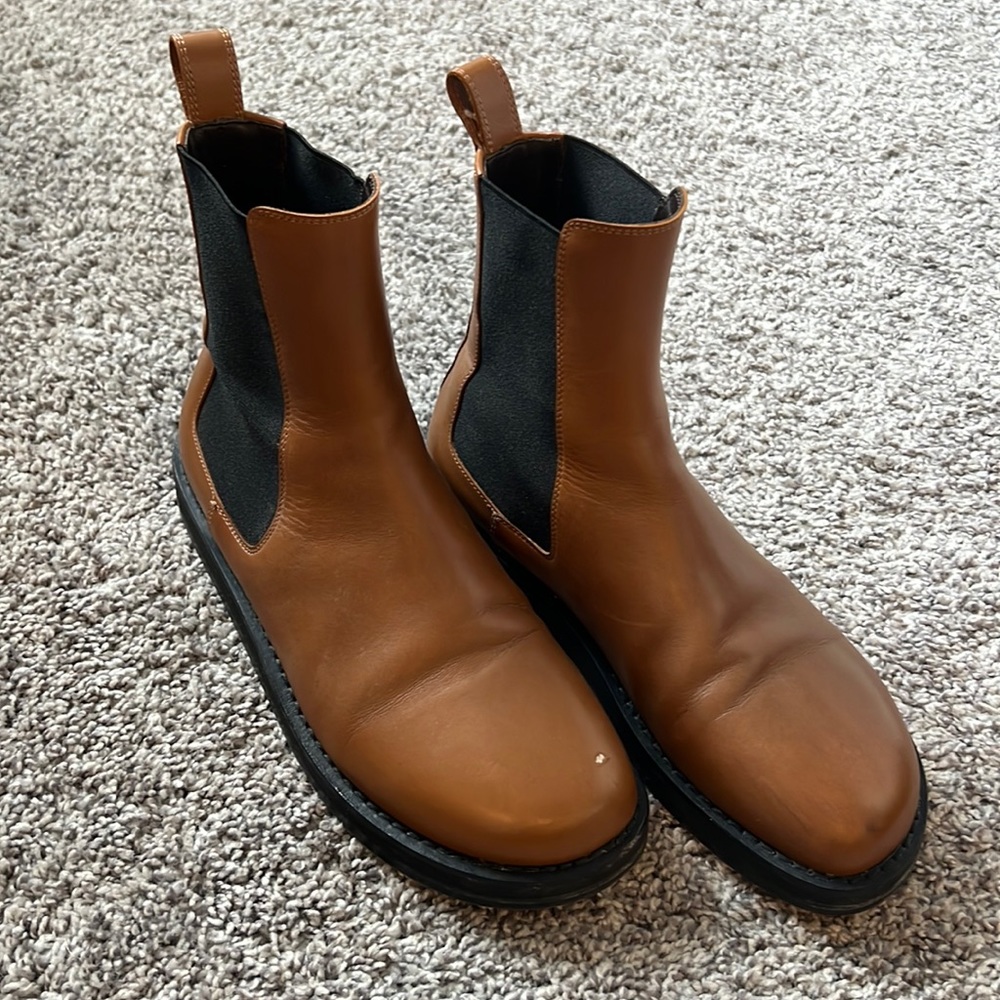 The row Gaia boot